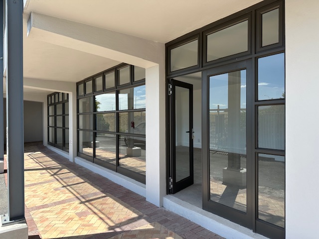 To Let commercial Property for Rent in Maitland Western Cape